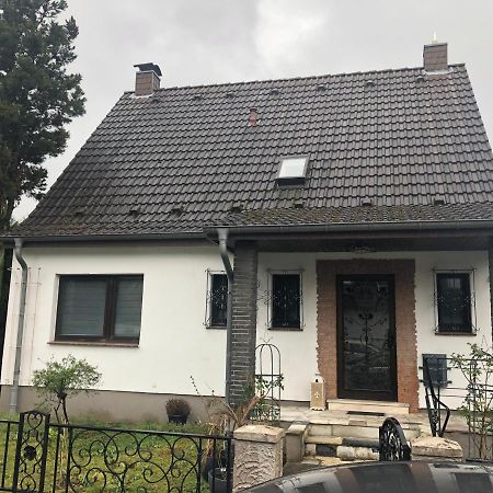 Souterrain Wohnung In Der Naehe Vom Duesseldorfer Flughafen Ratingen Exteriör bild