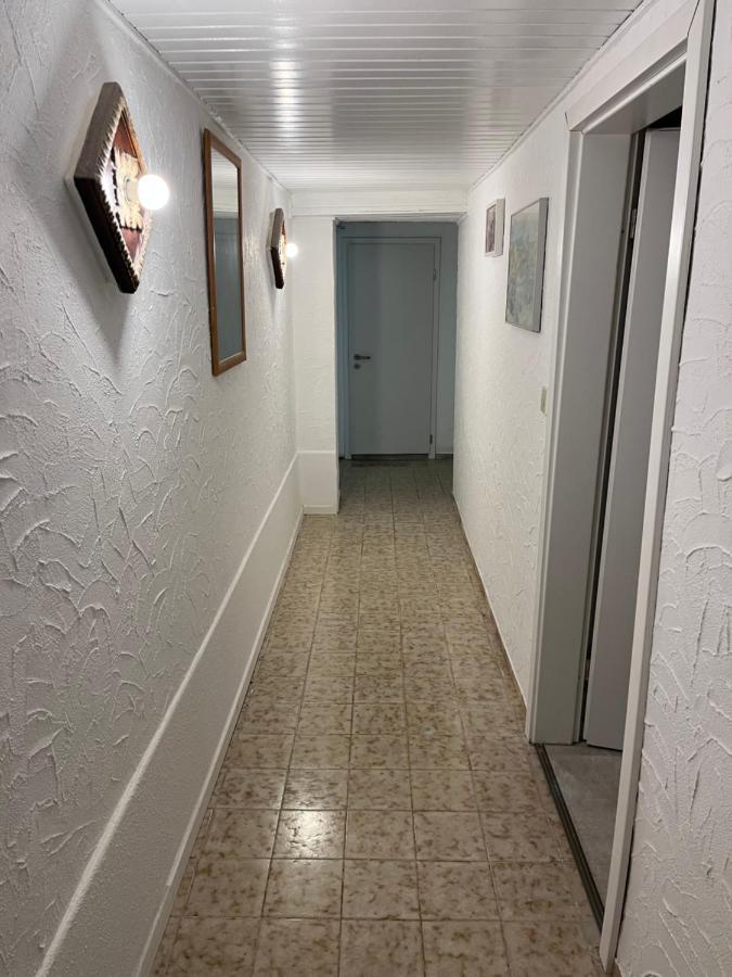 Souterrain Wohnung In Der Naehe Vom Duesseldorfer Flughafen Ratingen Exteriör bild