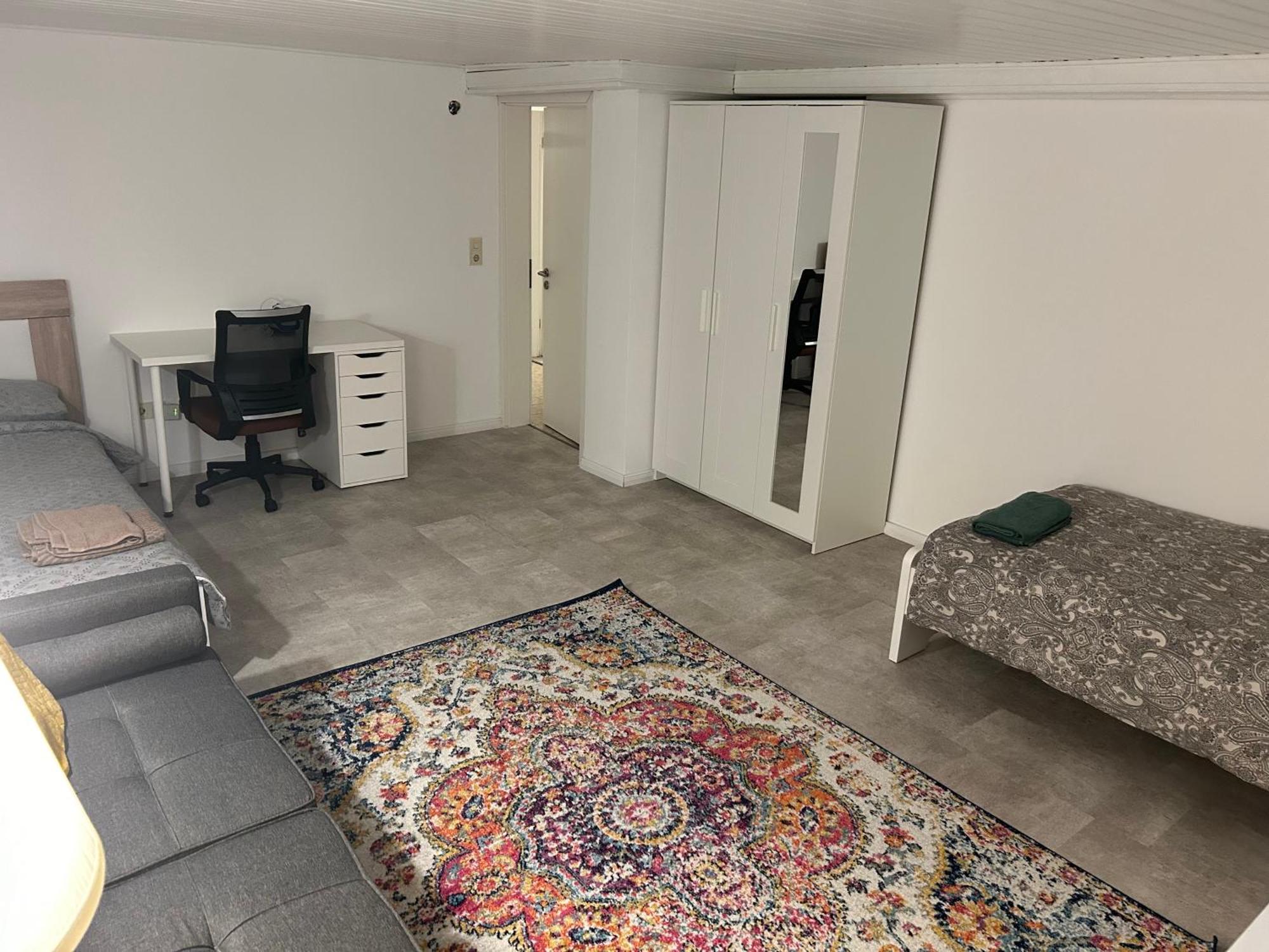 Souterrain Wohnung In Der Naehe Vom Duesseldorfer Flughafen Ratingen Exteriör bild