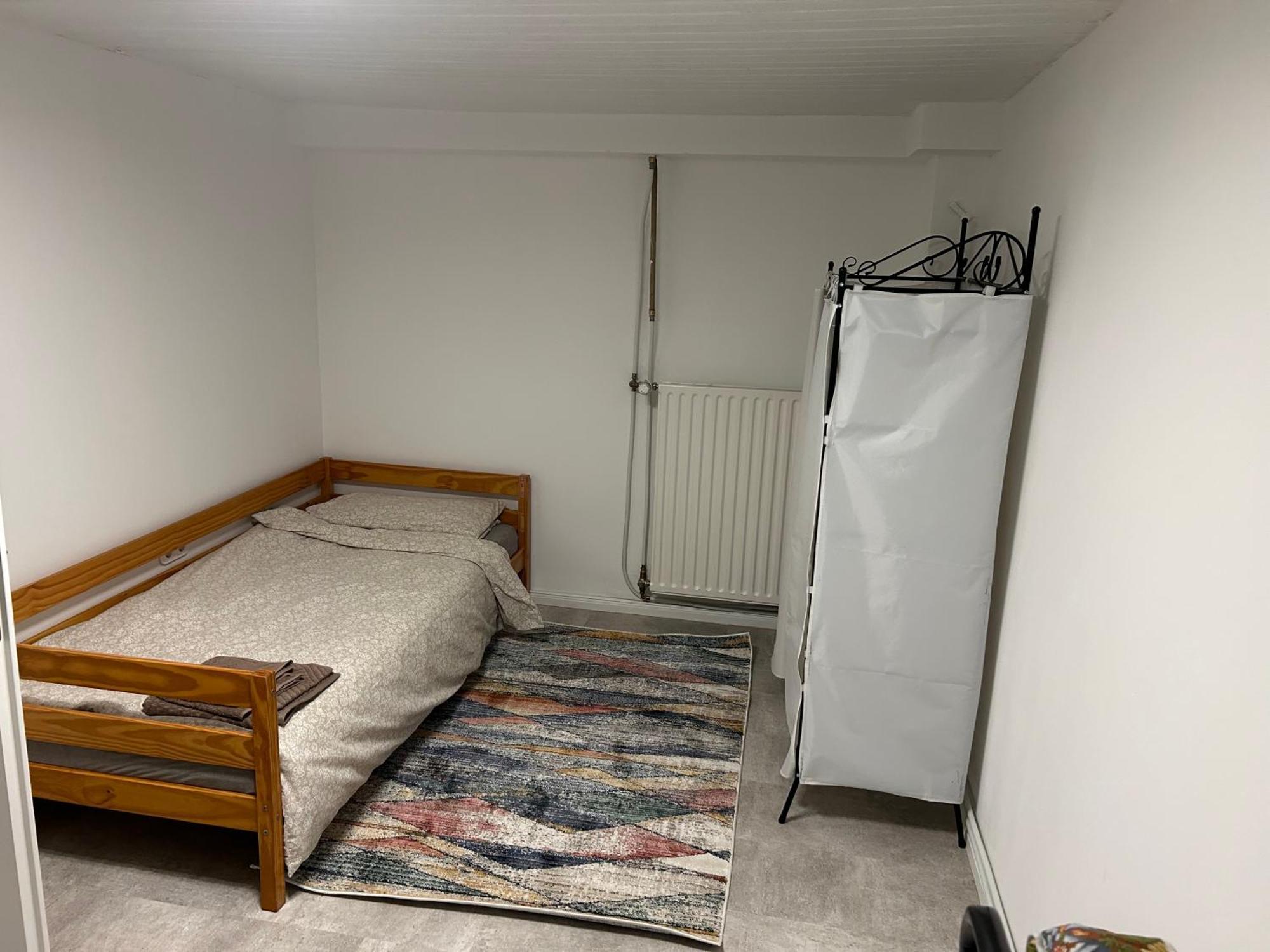 Souterrain Wohnung In Der Naehe Vom Duesseldorfer Flughafen Ratingen Exteriör bild