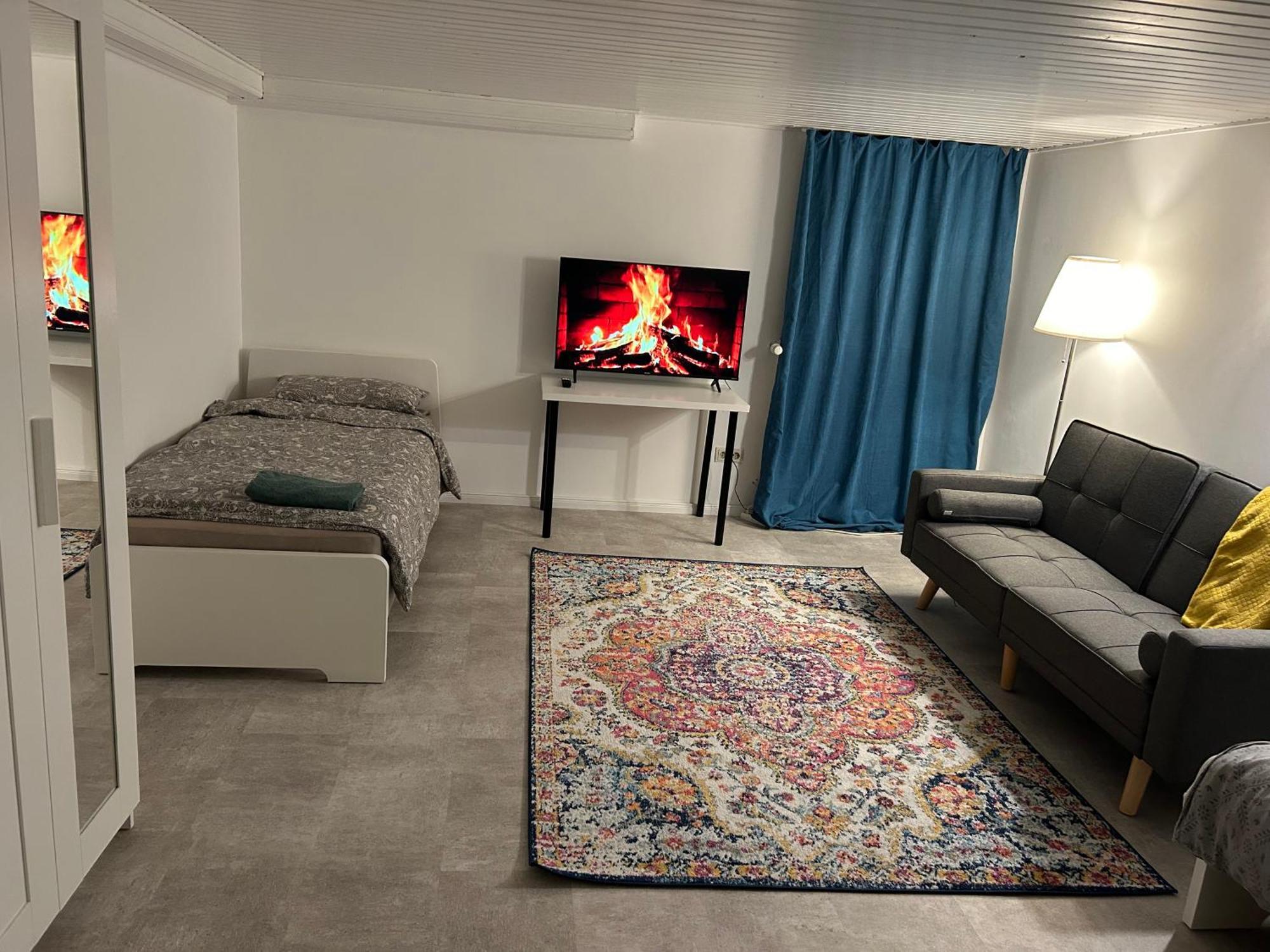 Souterrain Wohnung In Der Naehe Vom Duesseldorfer Flughafen Ratingen Exteriör bild